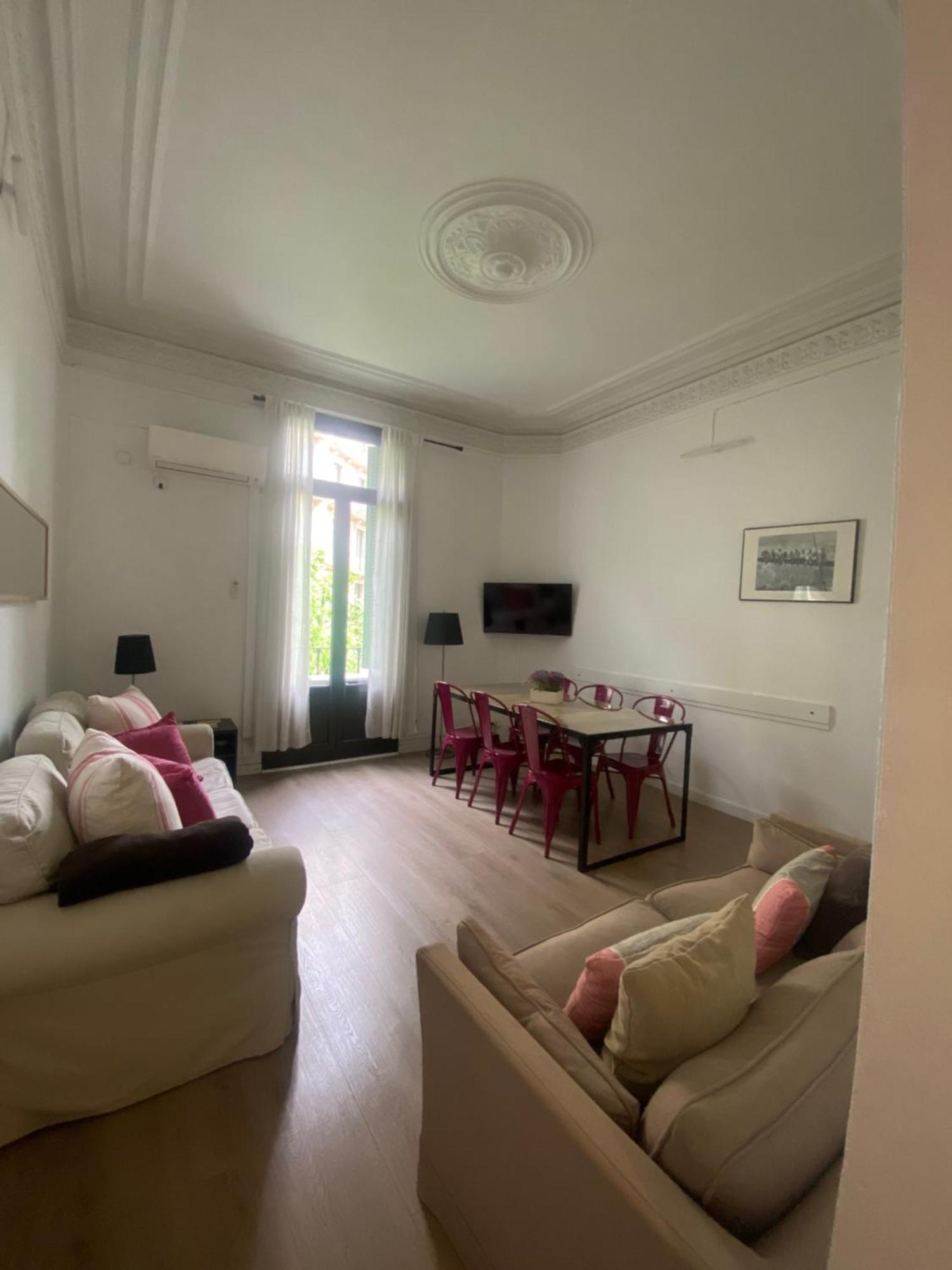 555 Apartments Bcn Барселона Екстер'єр фото