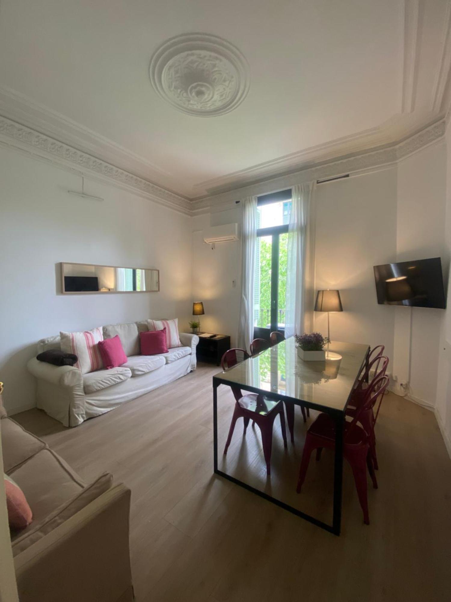 555 Apartments Bcn Барселона Екстер'єр фото